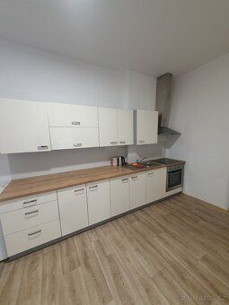 Nabízím ubytování pro 2 osoby , dvoulůžkový pokoj, částečně 