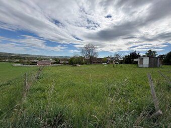 Exkluzivně nabízíme prodej stavebního pozemku 900m2 v obci H