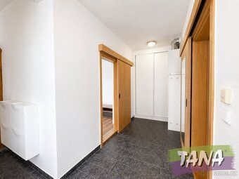Ev.č. 00427 Nabízíme k pronájmu byt o dispozici 3+kk, který 