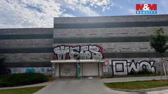 Nabízíme k prodeji udržovanou a čistou garáž o výměře 14 m²,