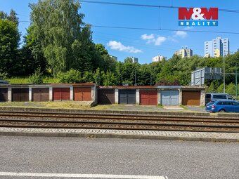 Nabízíme k prodeji řadovou cihlovou garáž o výměře 16 m² v ž