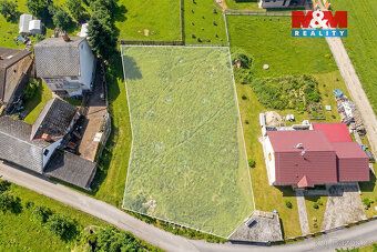 Nabízíme k prodeji výjimečný pozemek o rozloze 1016 m² v mal