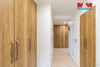 Nabízíme k prodeji jedinečný, pečlivě udržovaný dům v malebn