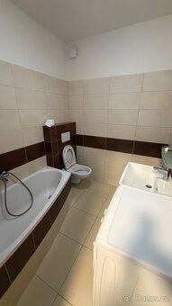 Dovolujeme si Vám nabídnout k prodeji byt 2+kk o výměře cca 