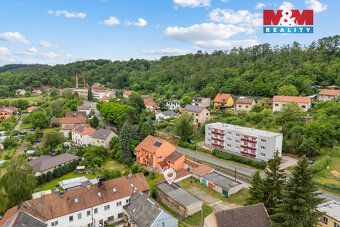 Nabízíme ke koupi zděnou garáž o výměře 16 m², která se nach