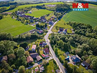 Hledáte dům u Rychnova nad Kněžnou? Tento dvoupatrový cihlov