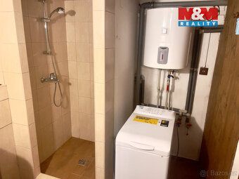 Nabízíme k prodeji krásnou chatu 55 m² s pozemkem 384 m² v m