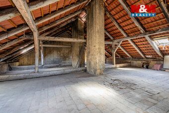Výjimečná investiční příležitost – půdní prostor 126 m², Pra