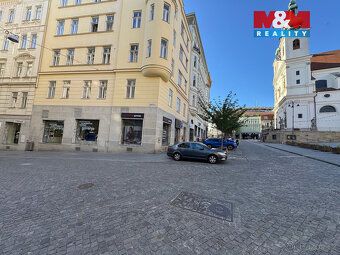 Pronájem obchodního prostoru o rozloze 108 m2. Jedná se o pr