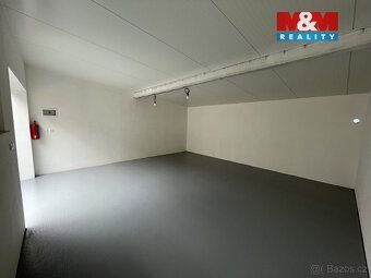 Nabízíme k pronájmu prostor 44m2, jako garáž /sklad přímo v 