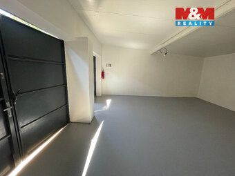 Nabízíme k pronájmu prostor 44m2, jako garáž /sklad přímo v 