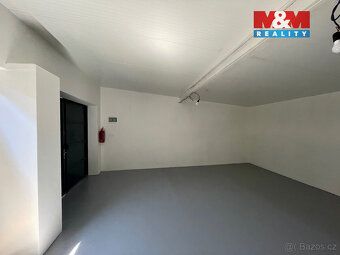 Nabízíme k pronájmu prostor 44m2, jako garáž /sklad přímo v 