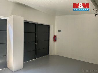 Nabízíme k pronájmu prostor 44m2, jako garáž /sklad přímo v 