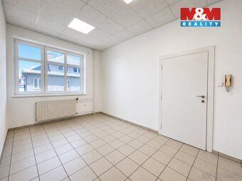 Nabízíme k pronájmu obchodní prostory o celkové výměře 119 m