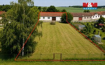 Nabízíme Vám k prodeji řadový rodinný dům v klidné části obc