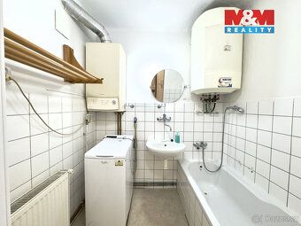 Nabízíme k pronájmu útulný byt 2+1 v ulici Miřiovského. Byt 