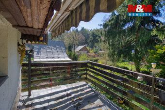 Nabízíme částečně zděnou chatu o užitné ploše 48 m² na vlast