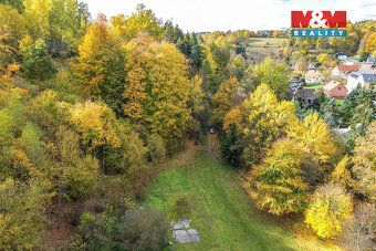 Nabízíme k prodeji pozemek k bydlení o rozloze 987 m², situo