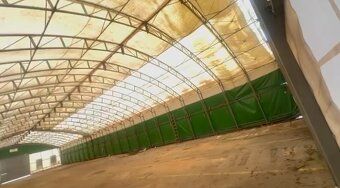 Prodám plachotovu halu zeleno-bíle barvy. Rozměry: 46m x 15,