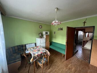 Nabízíme k prodeji samostatně stojící cihlový rodinný dům o 