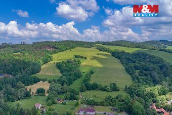 Nabízíme k prodeji pozemek o ploše 1751m2 určený dle územníh