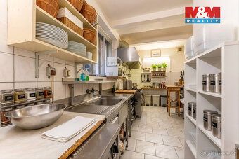 Na prodej jedinečná vila z 30. let minulého století v zámeck