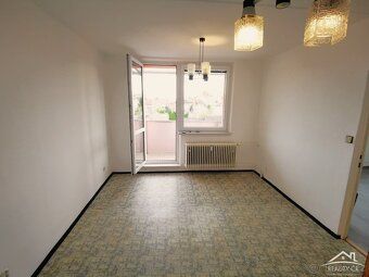Pronájem bytu 1+1 s balkonem a výtahem ve 4NP revitalizované