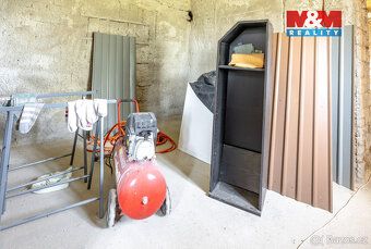 Nabízíme k prodeji rodinný dům, dříve zemědělskou usedlost v