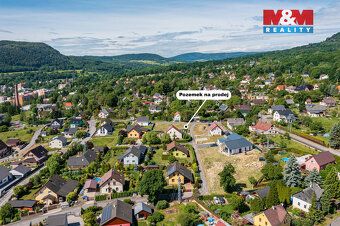 Nabízíme pozemek o výměře 758 m² v klidné části Jílového u D