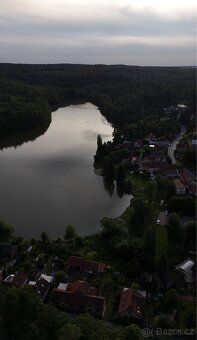 **Prodej stavebního pozemku 2 549 m², Jevany – ulice Penčick
