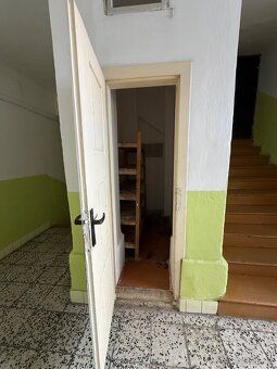 Nabízíme k pronájmu byt 57 m². Nachází se ve 2. patře cihlov
