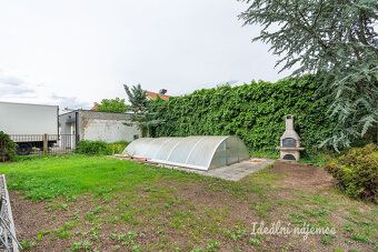Nabízíme k dlouhodobému podnájmu prostorný byt 3+kk o rozloz