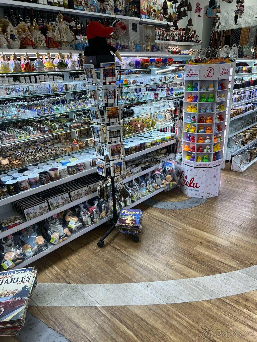 Nabízíme k pronájmu obchodní prostory na frekventovaném míst