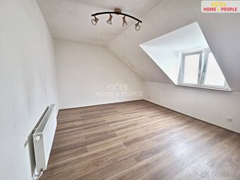 Včetně provize RK, Nabízíme k prodeji prostorný rodinný dům 