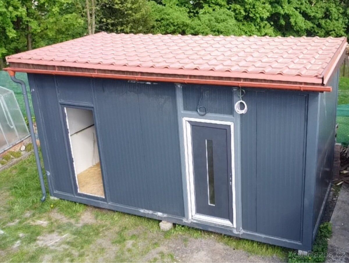 Nabízím k prodeji nově postavený, kompaktní a plně zateplený