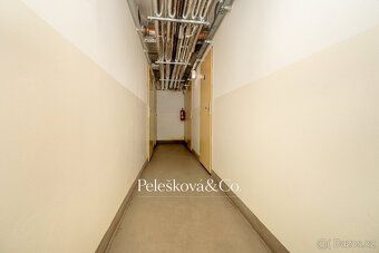 Ev.č. 00245 Nabízíme k pronájmu moderní a světlý byt o dispo