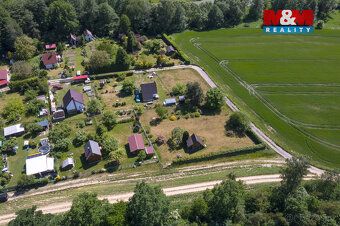 Nabízíme Vám chatu na vlastní rozlehlém pozemku o výměře 122