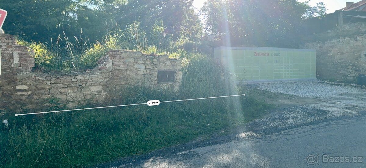 Pronajmu pozemek o rozměrech 7x6m v sirším centru obce Radom