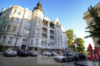 Ev.č. N09382 Nabízíme k pronájmu prostorný a nadstandardně z