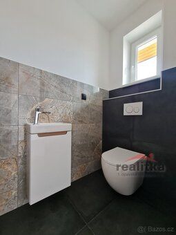 Nabízíme Vám novostavbu řadového rodinného domu 4+1 s garáží