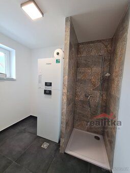 Nabízíme Vám novostavbu řadového rodinného domu 4+1 s garáží