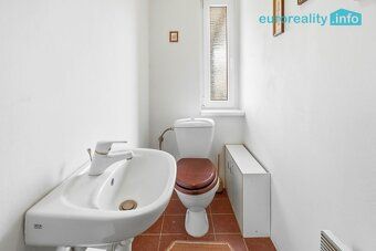 Rodinný dům 5+1 s garáží a dílnou, pozemek 636 m², Sosnová u