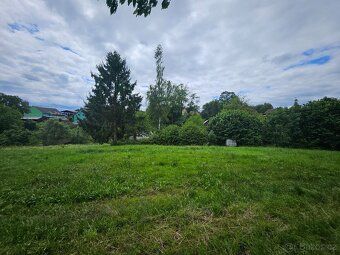 Prodej stavebního pozemku v malebné obci Velká Bukovina, 4km