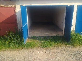 Pronájmu (preferuji dlouhodobě 1rok+) cihlovou garáž 20m2 u 