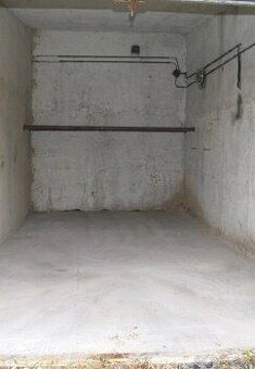 Pronájmu (preferuji dlouhodobě 1rok+) cihlovou garáž 20m2 u 