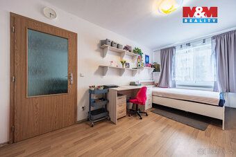 Nabízíme k prodeji světlý byt 4+kk o rozloze 65 m², který se