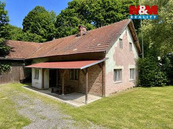 Nabízíme vám ke koupi rodinný dům v malebné obci Dolní Houžo
