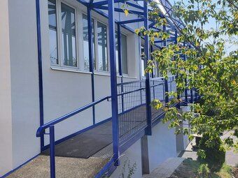 Nabízíme k pronájmu menší kancelář o velikosti 11,50 m2, umí