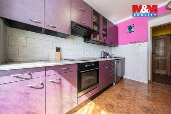 Nabízíme k prodeji samostatně stojící rodinný dům v klidné č