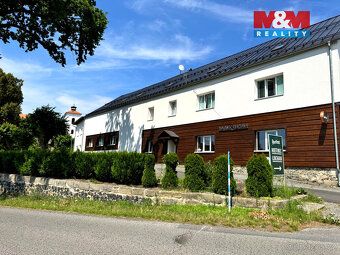 Nabízíme k prodeji stavební pozemek o výměře 957 m² v klidné